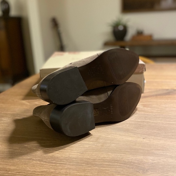 New w/box Klub Nico Zafira Chelsea boot Taupe - Picture 4 of 6